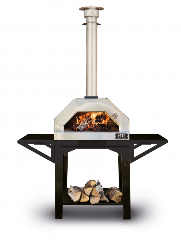 Four à pizza au bois en acier inoxydable conçu pour le climat québécois pouvant cuire une pizza en seulement 90 secondes